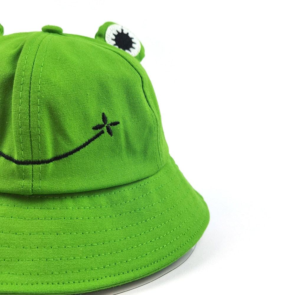 Green frog bucket hat