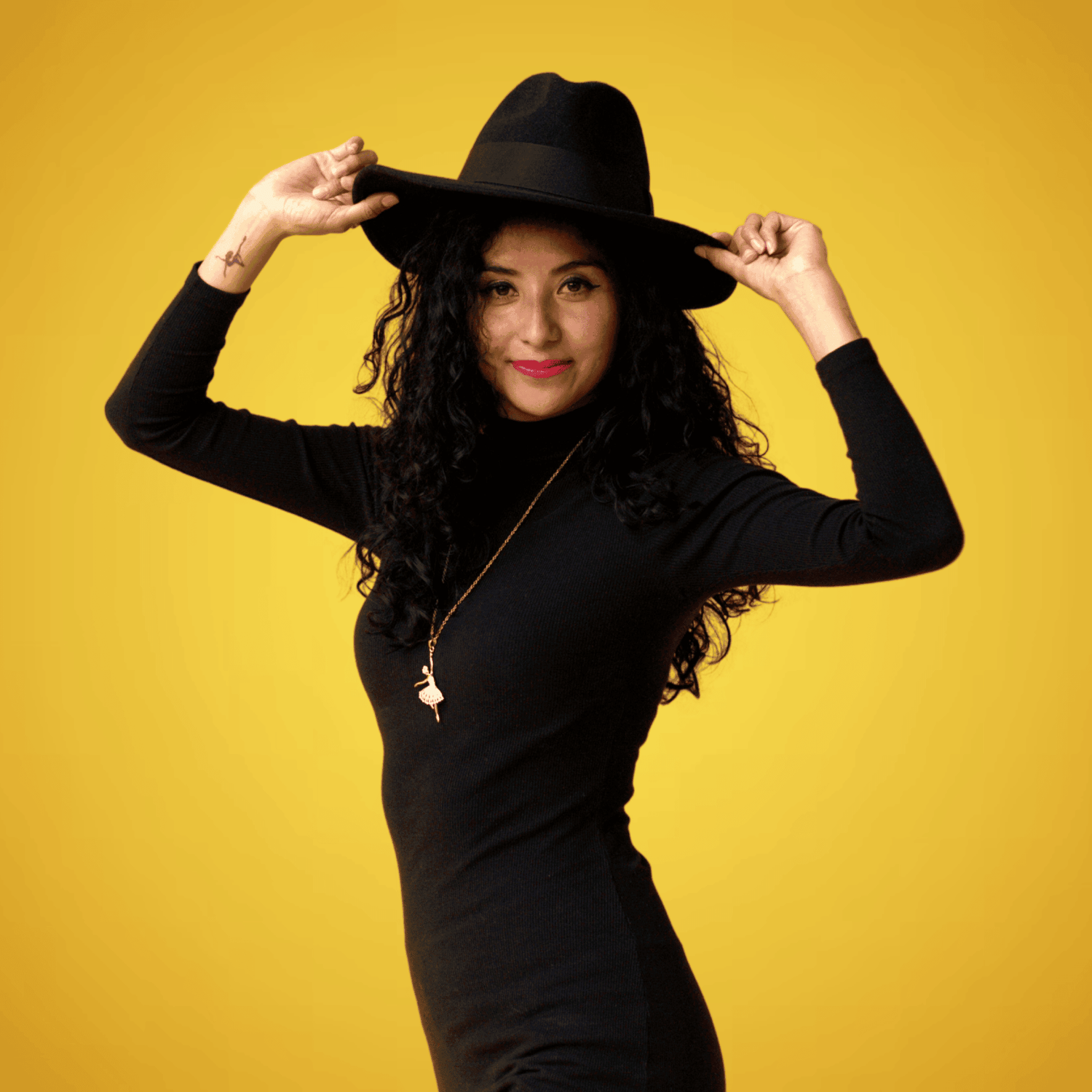 wide brimmed hats